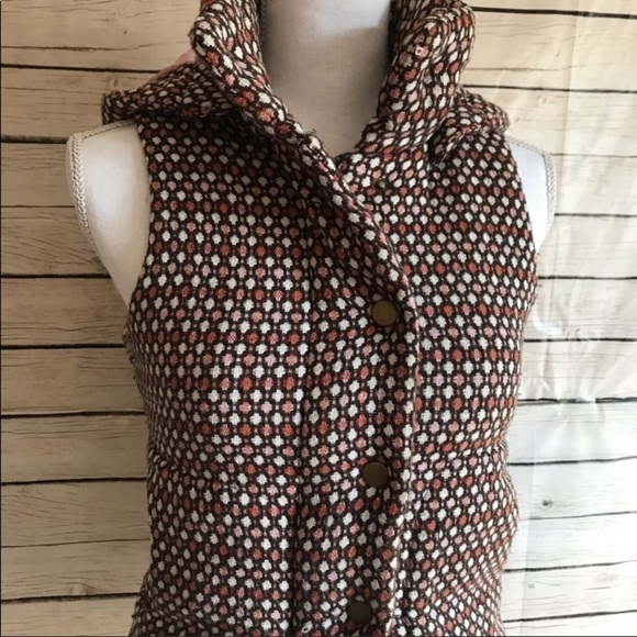 Charlotte Russe Embroidered Button-Up Vest - Picture 5 of 8